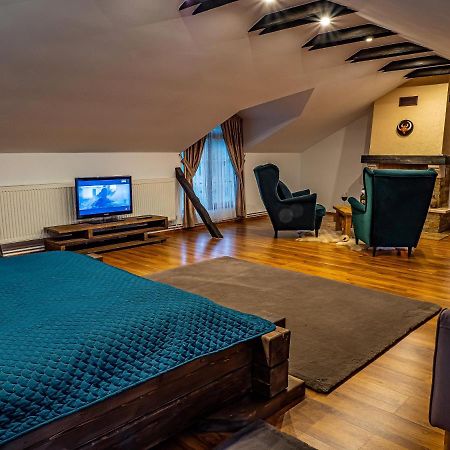 Готель Casa Delia Кимпулунг-Молдовенеск Екстер'єр фото