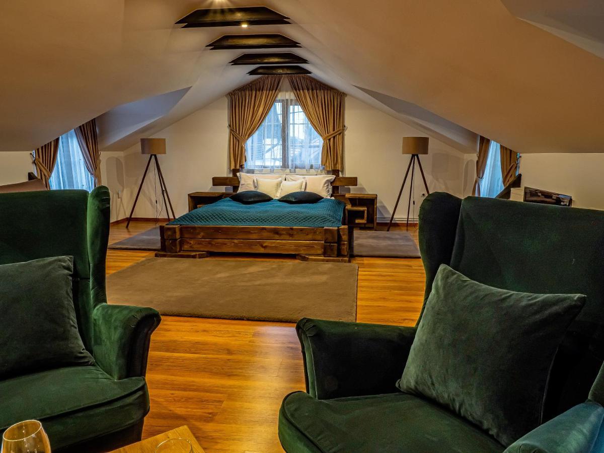 Готель Casa Delia Кимпулунг-Молдовенеск Екстер'єр фото