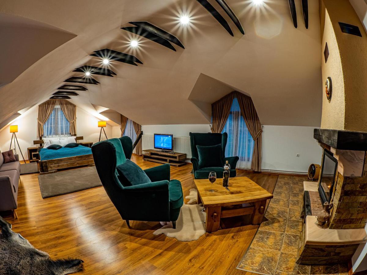 Готель Casa Delia Кимпулунг-Молдовенеск Екстер'єр фото