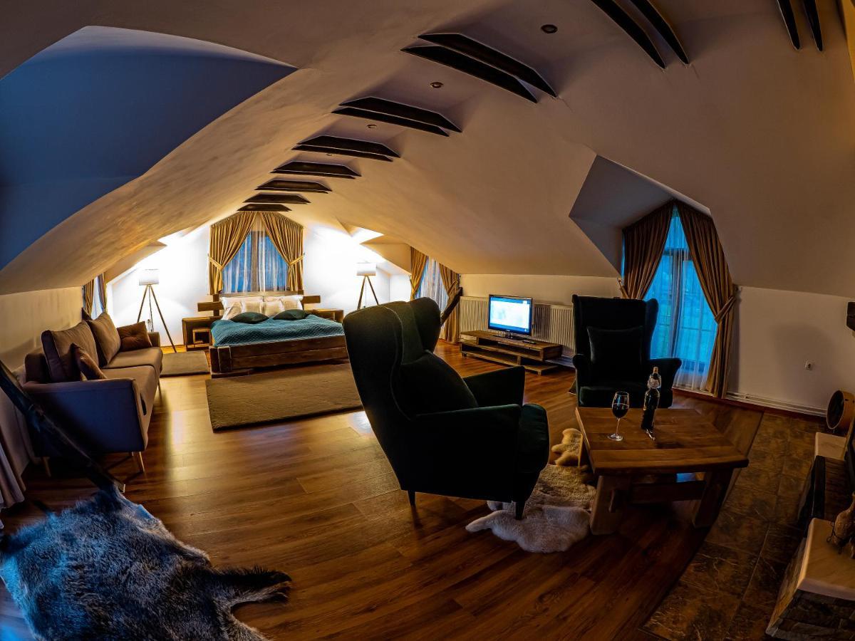 Готель Casa Delia Кимпулунг-Молдовенеск Екстер'єр фото