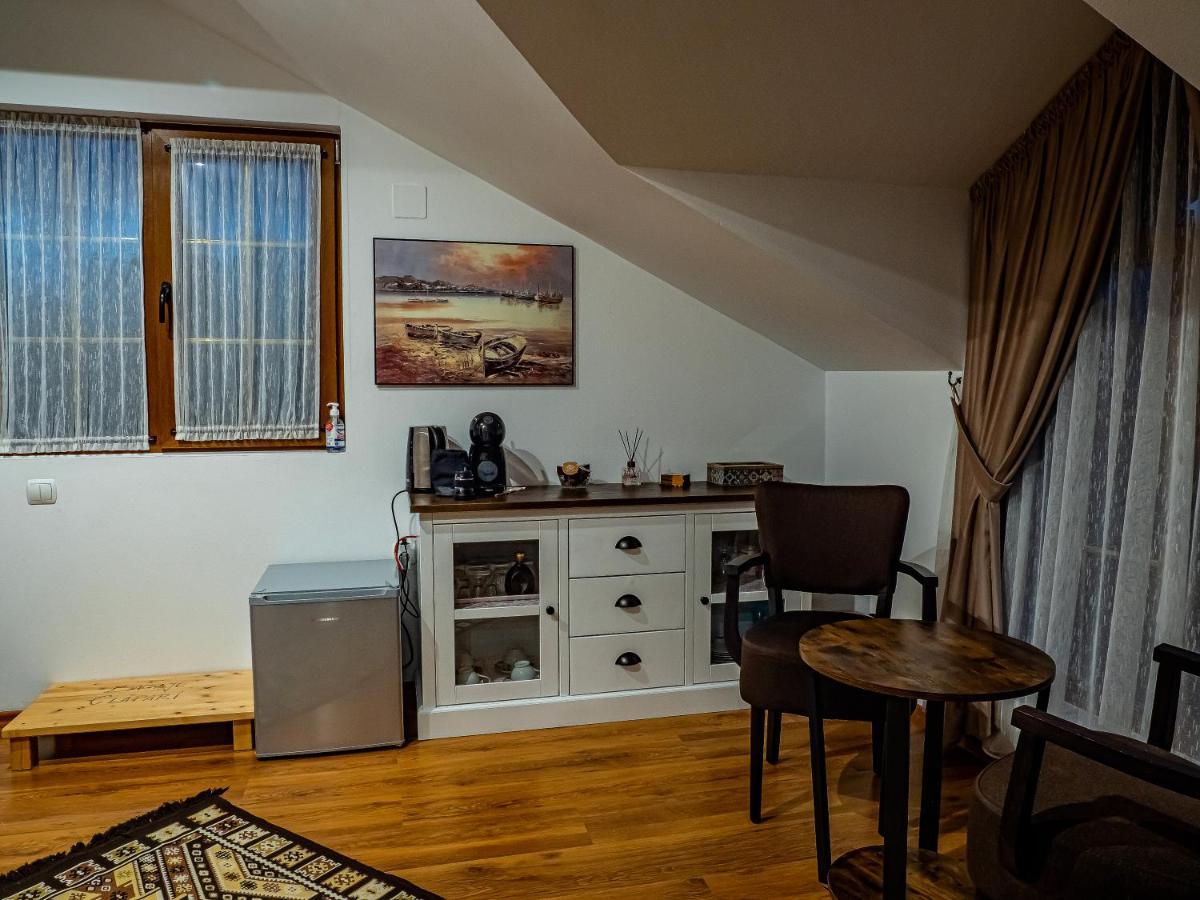 Готель Casa Delia Кимпулунг-Молдовенеск Екстер'єр фото